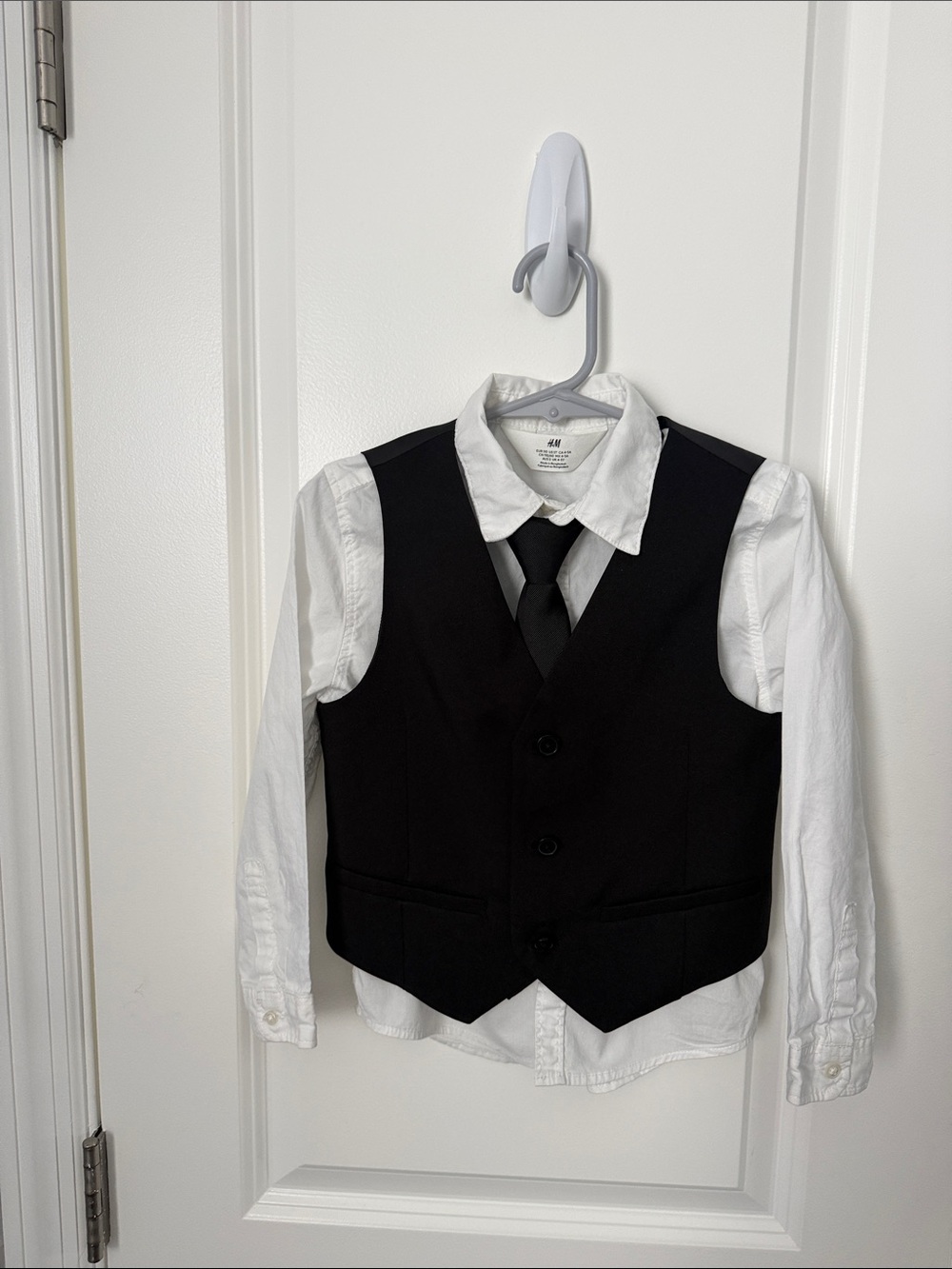 H&M Black Vest with White Shirt and Black Tie